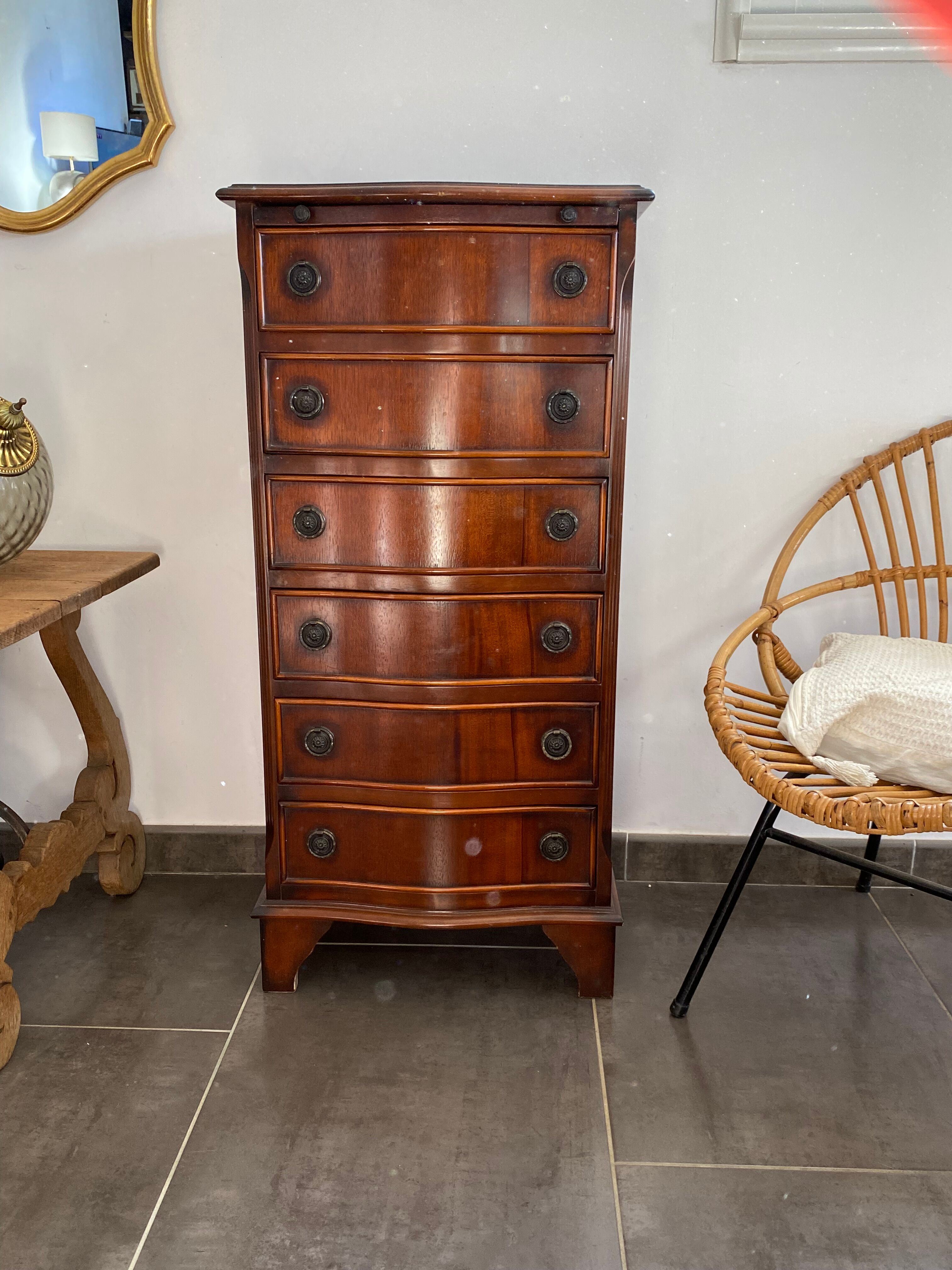 Semainier de style ancien en acajou