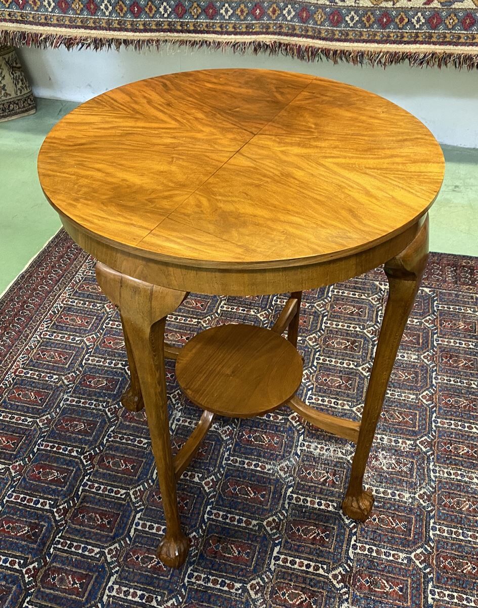 English walnut healing from the 1930s