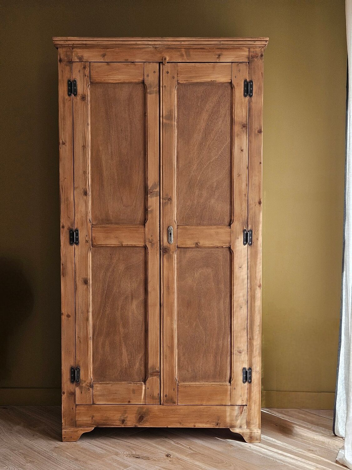 Parisian wardrobe armoire 1936 renovated | PIA