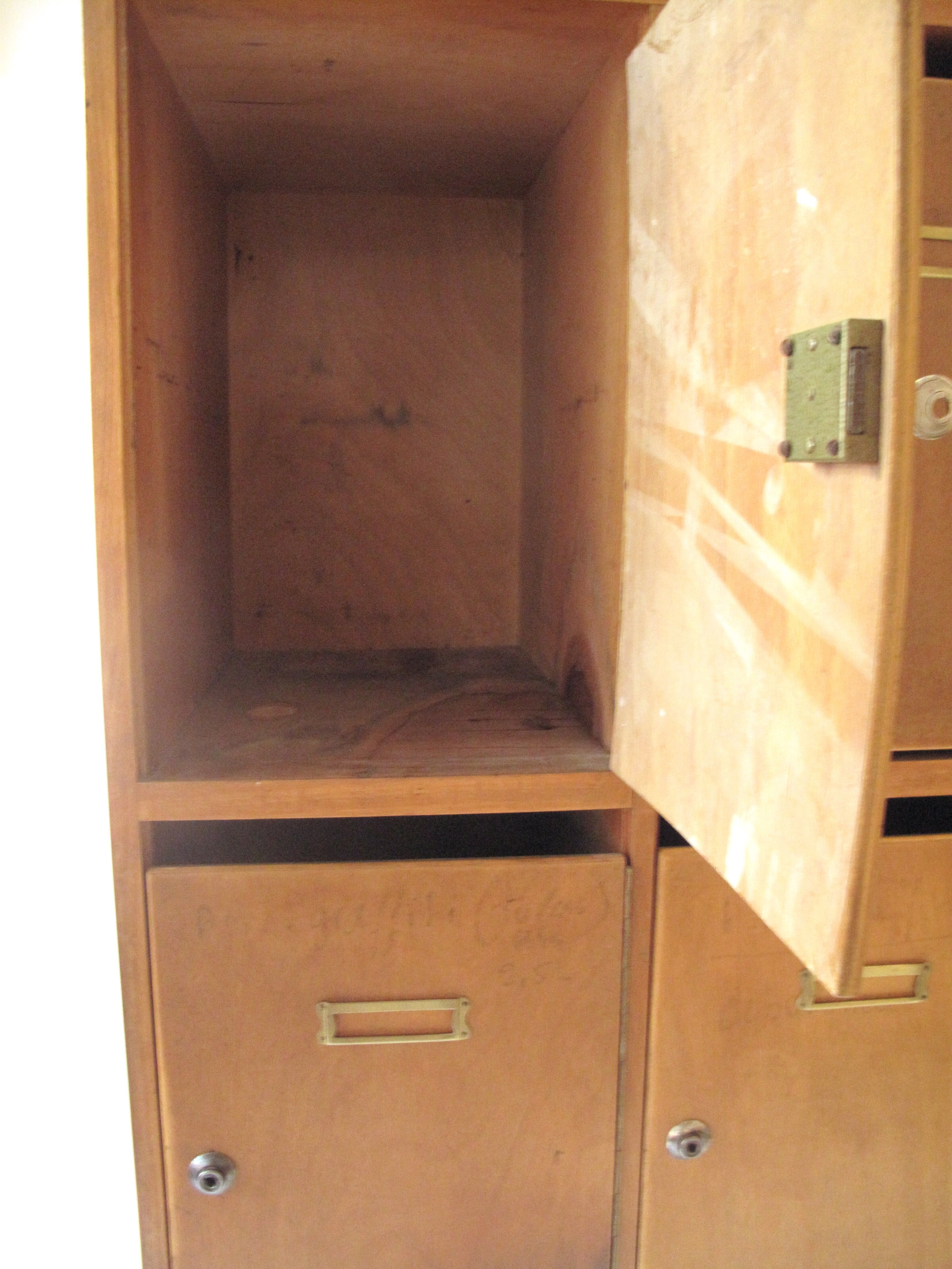 Meuble de rangement des années 50