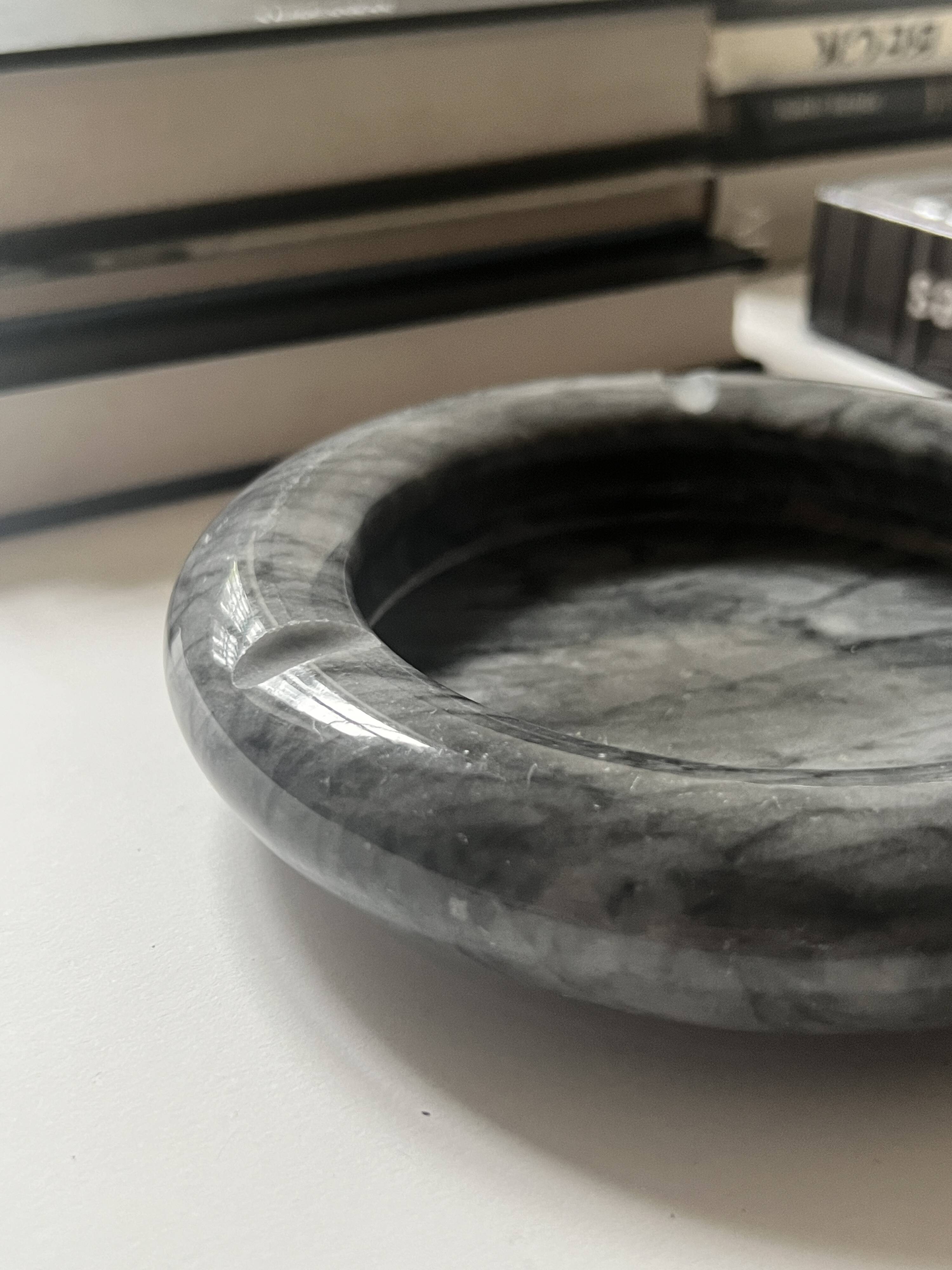 Cendrier marbre gris veiné, Italie 1970