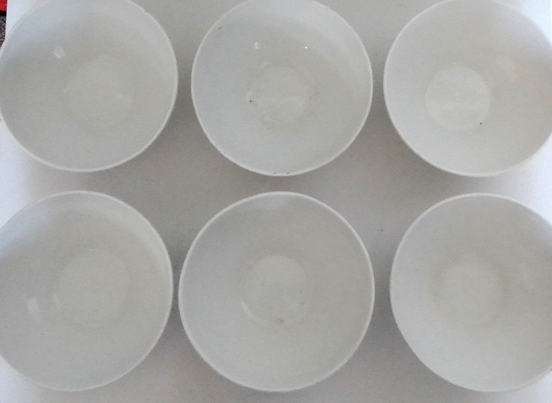 Set of 6 ribbed bowls and floral motifs