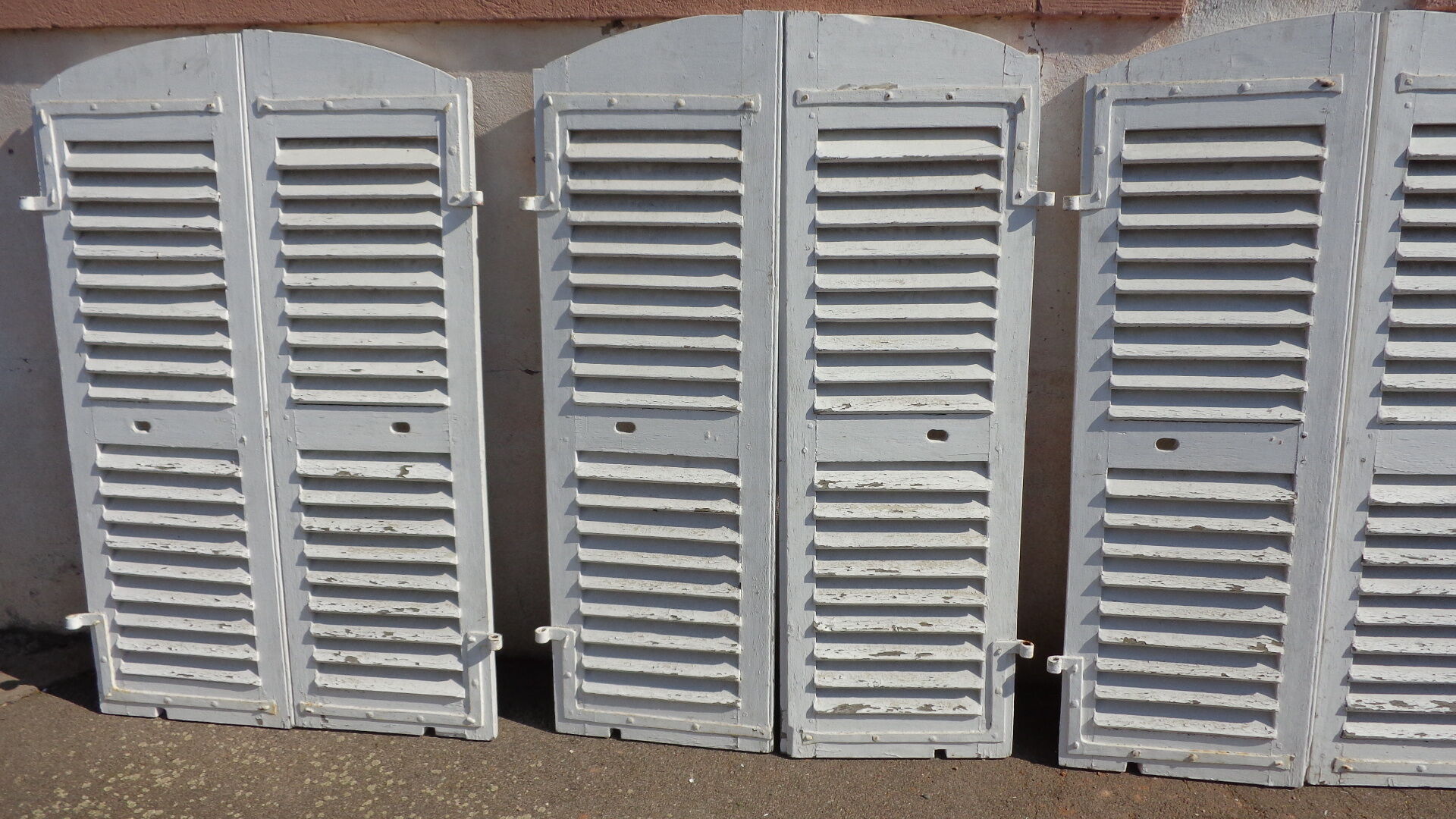 4 pairs arched shutters