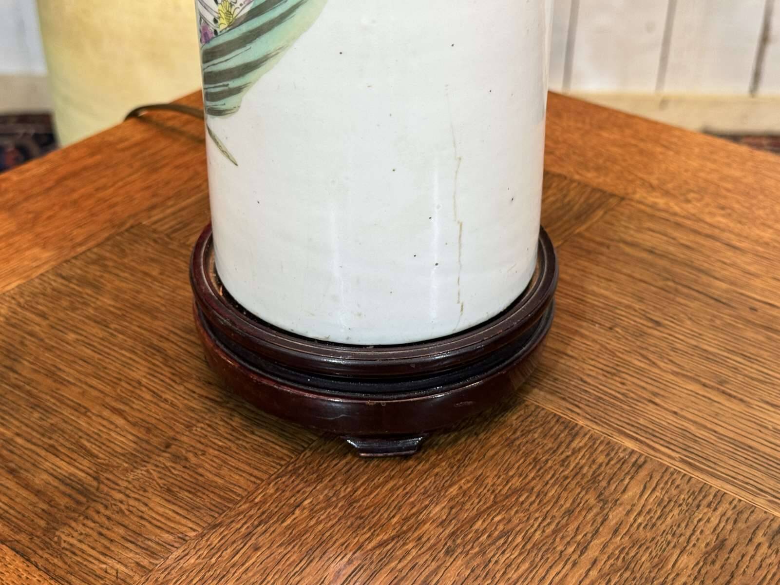 Lamp from the early 20th century - Chinese cylindrical vase in white porcelain.