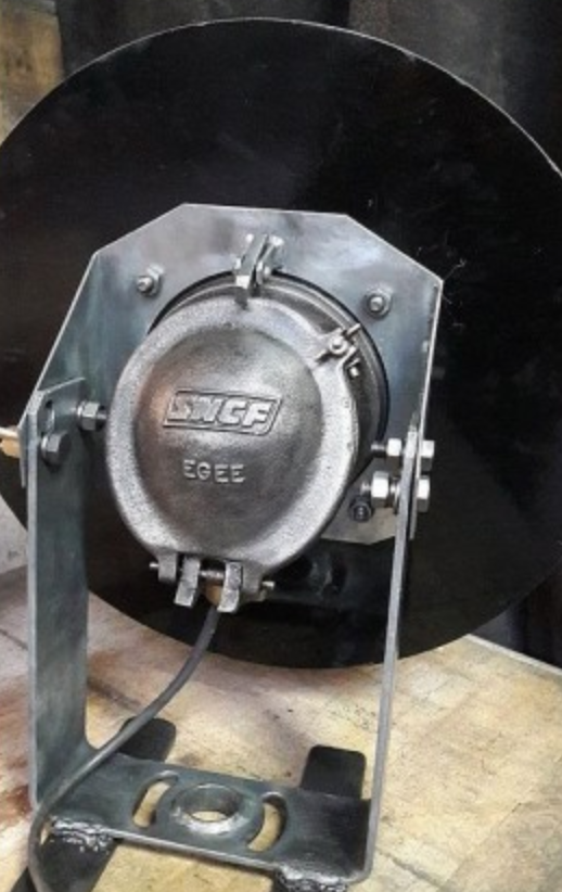 Industrial sncf lamp to be installed
