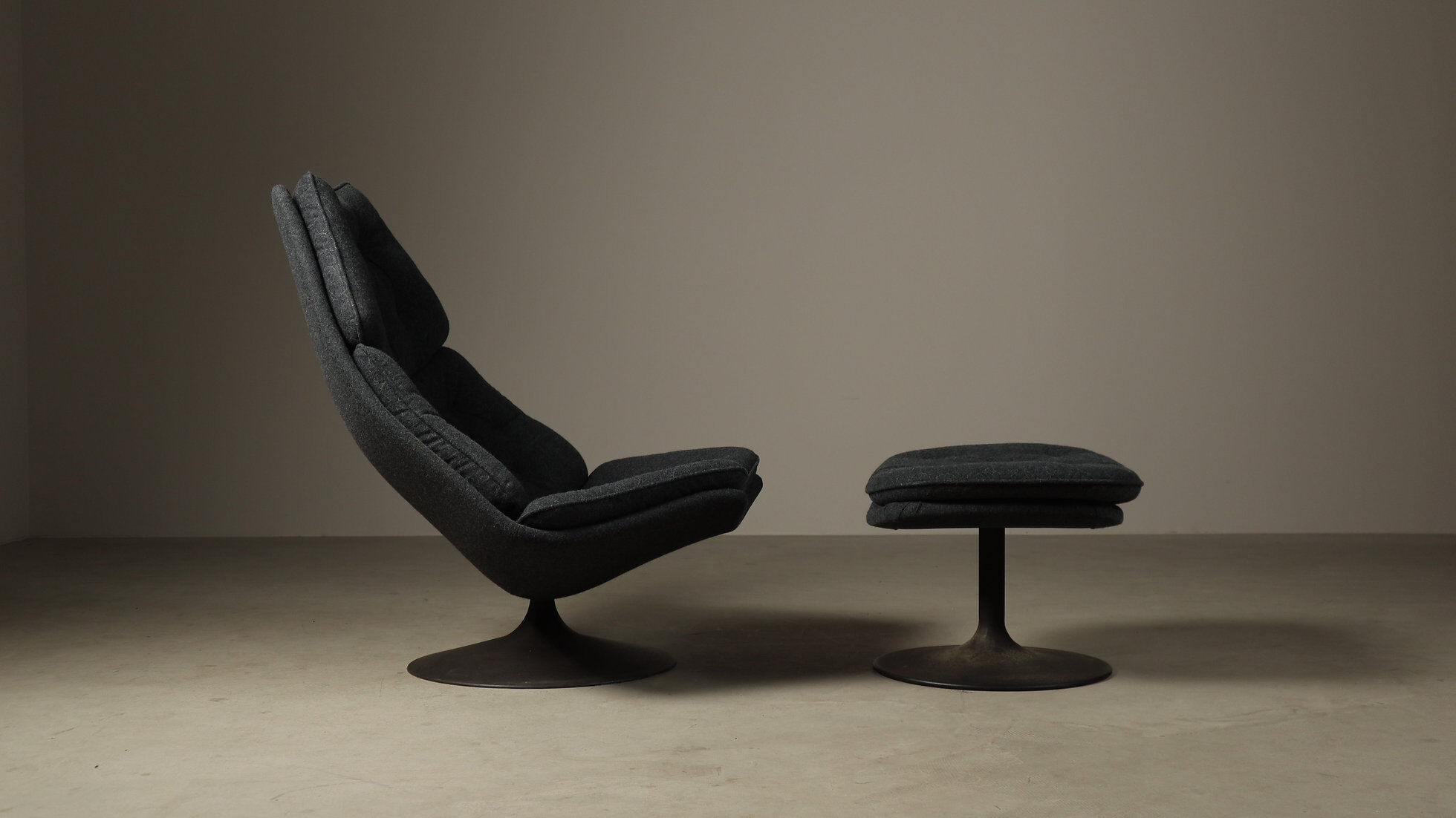 Fauteuil lounge Artifort F588 avec repose-pieds par Geoffrey Harcourt, 1967