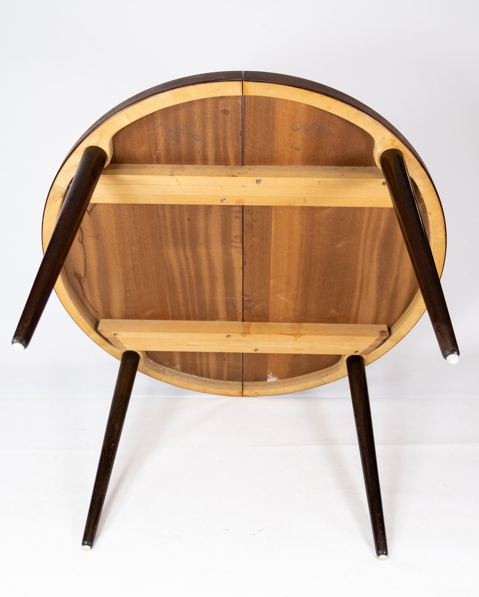 Table à manger en palissandre conçue par Arne Vodder datant des années 1960.