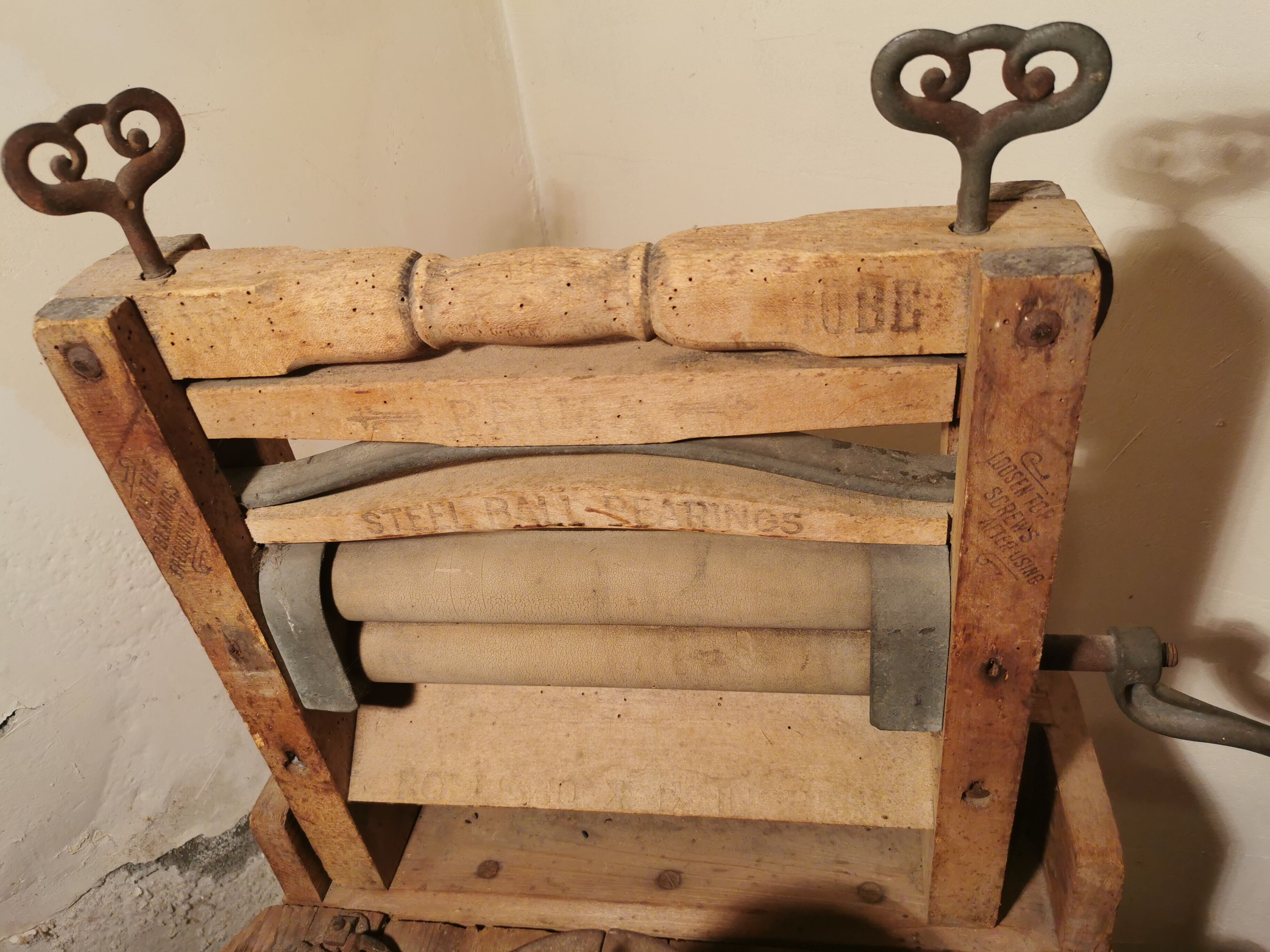 Essoreuse laveuse en bois époque 1900 Prima