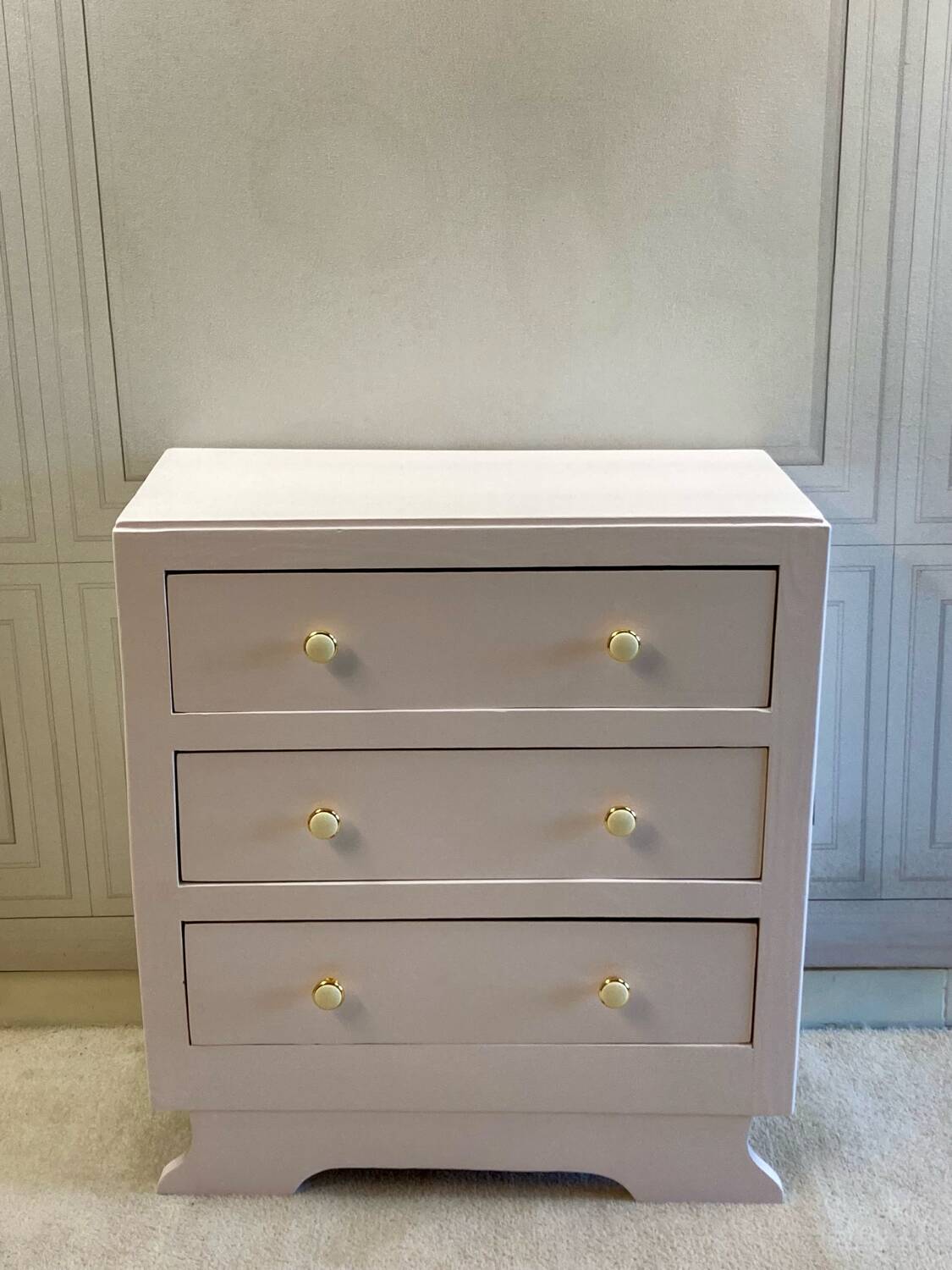 Commode vintage rose