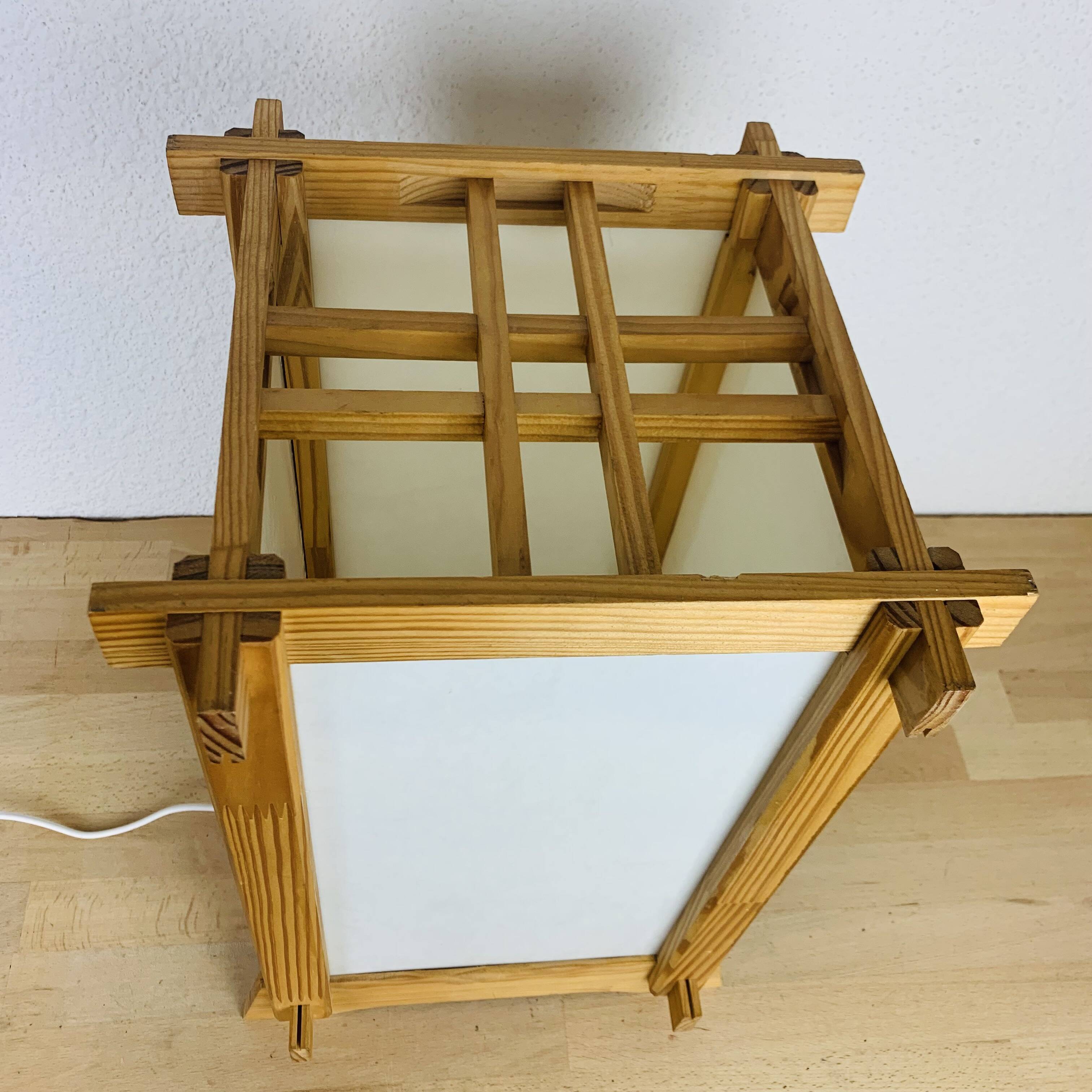 Vintage Japanese-style lantern table lamp