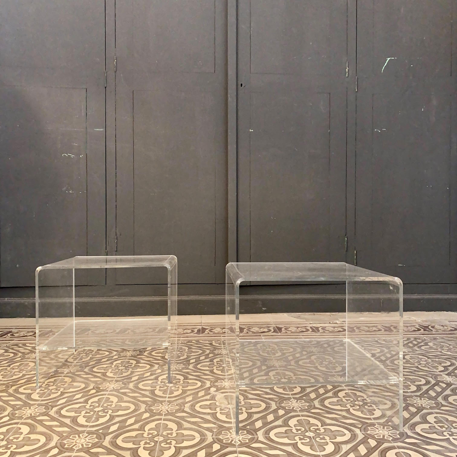 Pair of sofa pieces in plexiglass 1970/1980