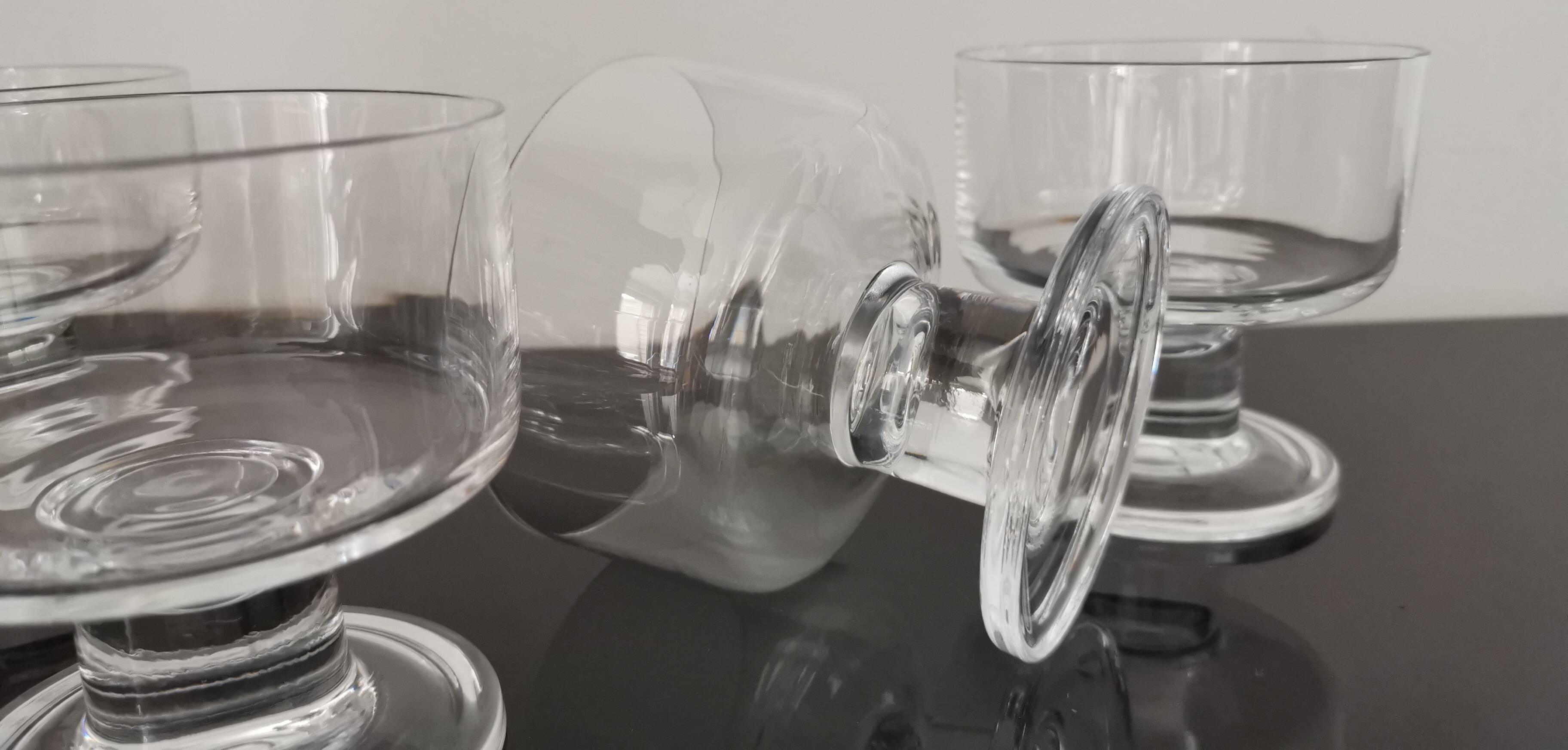 6 transparent cavalier cups thick vintage glass base 1970s
