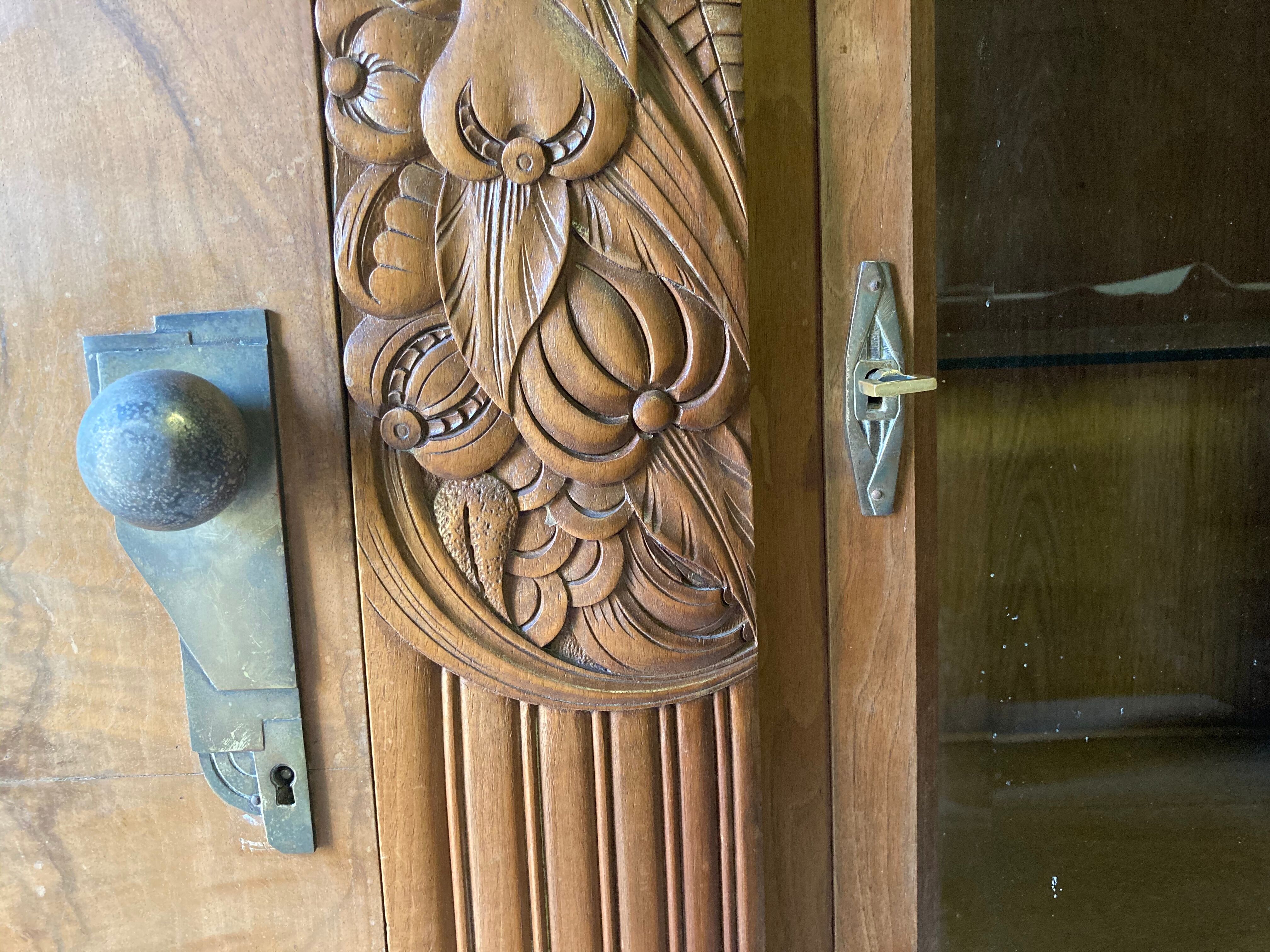 Buffet with 1930s art deco showcase