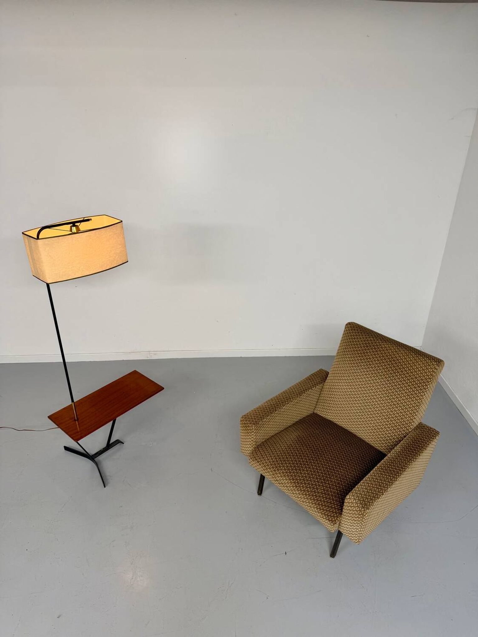 Vintage French design metal and brass floor lamp from the 1950s, Arlus