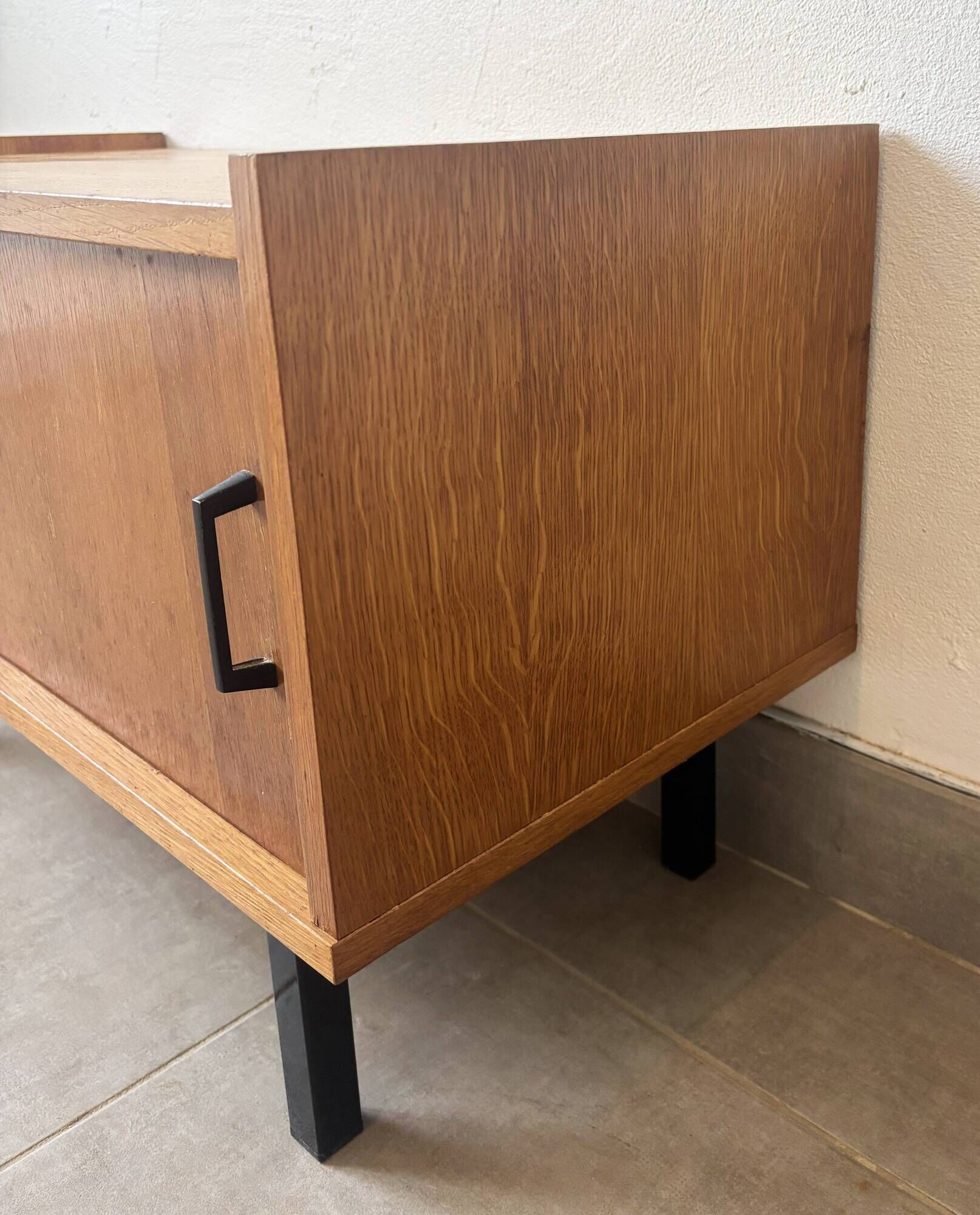 Small vintage oak piece of furniture, 1960s.
