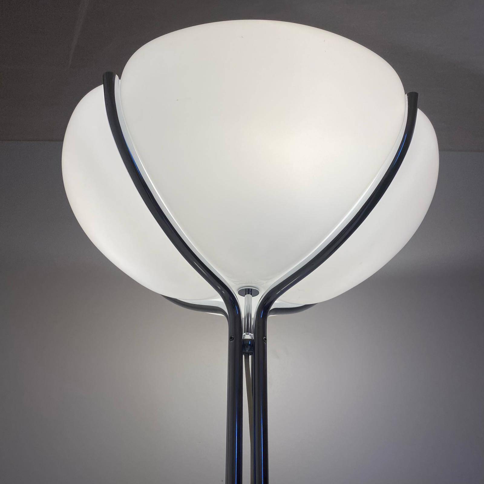 Lampadaire moderne « Quadrifoglio » du milieu du siècle, Gae Aulenti pour Guzzini, Italie