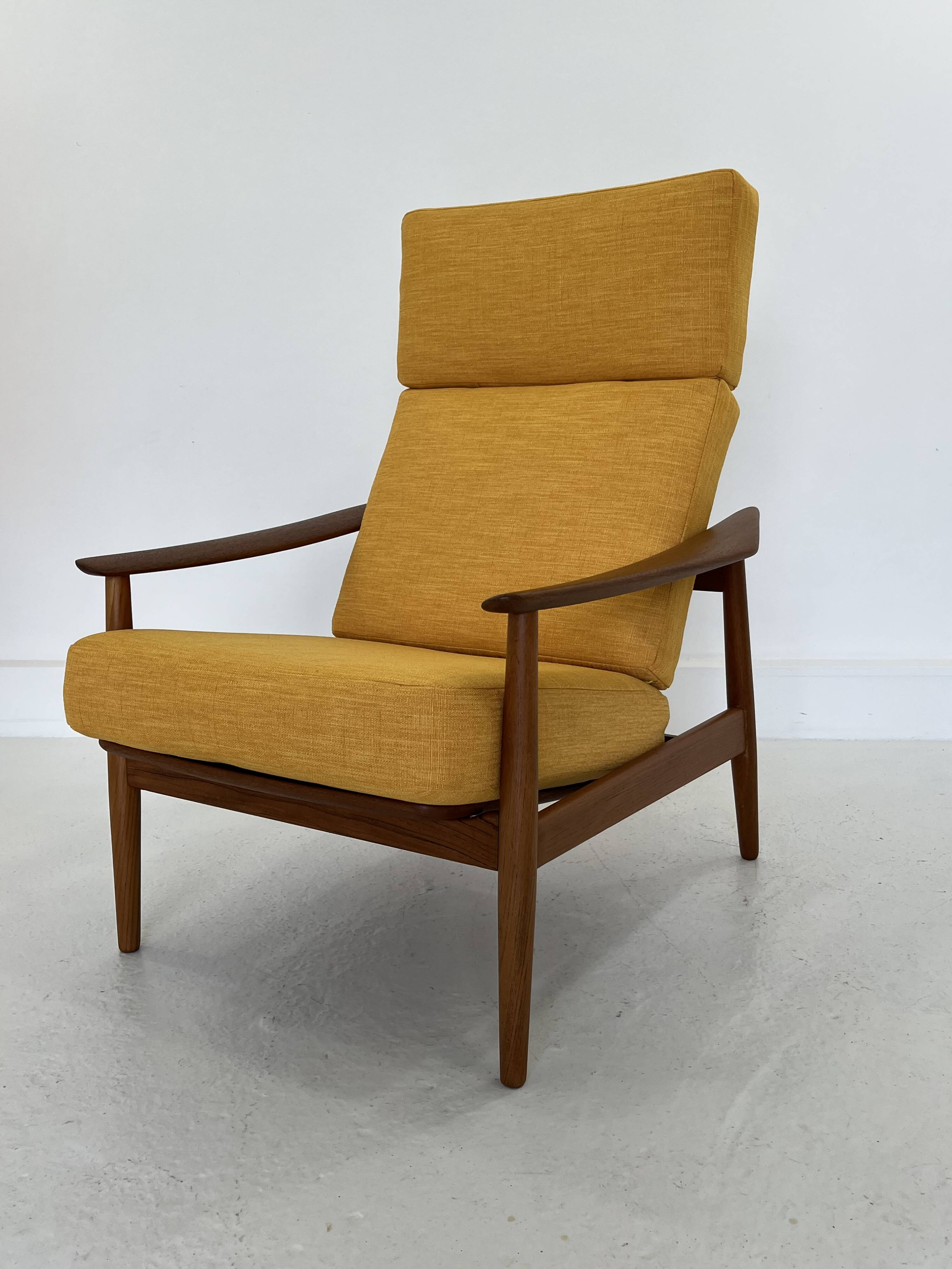 Fauteuil FD 164 en teck par Arne Vodder pour France & Son