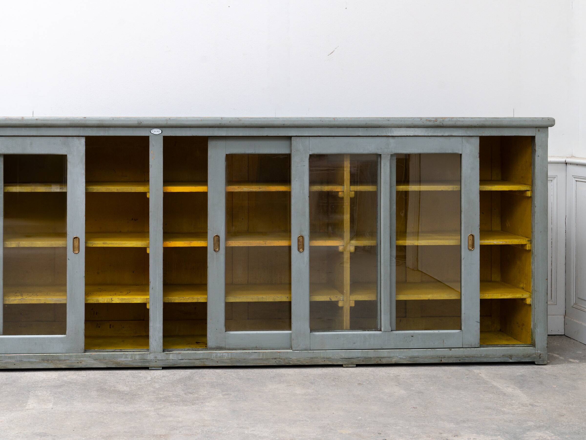 Très grande enfilade ancienne vitrée 1930