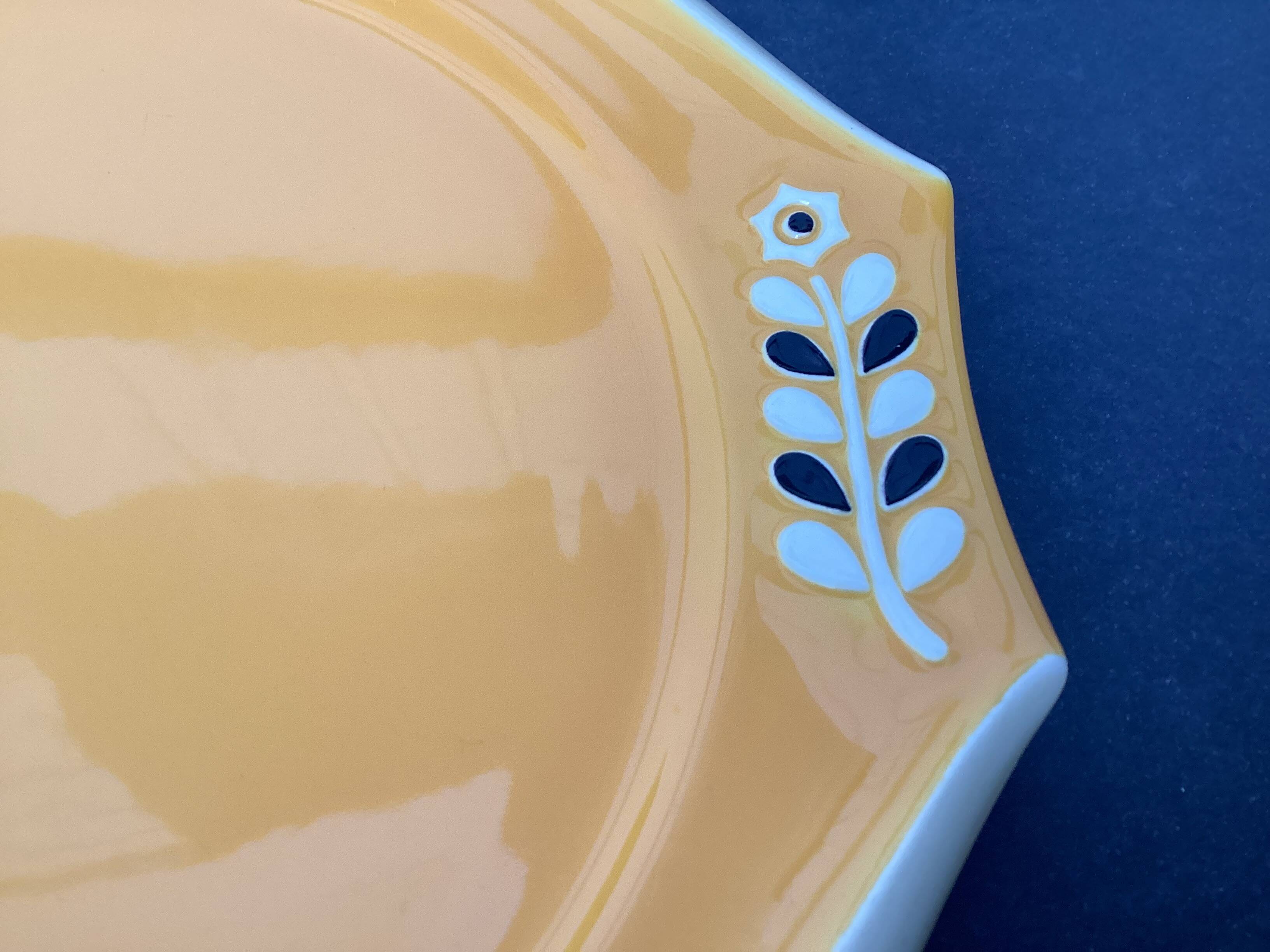 Ceramic cake dish Verceram, 1950s-60s