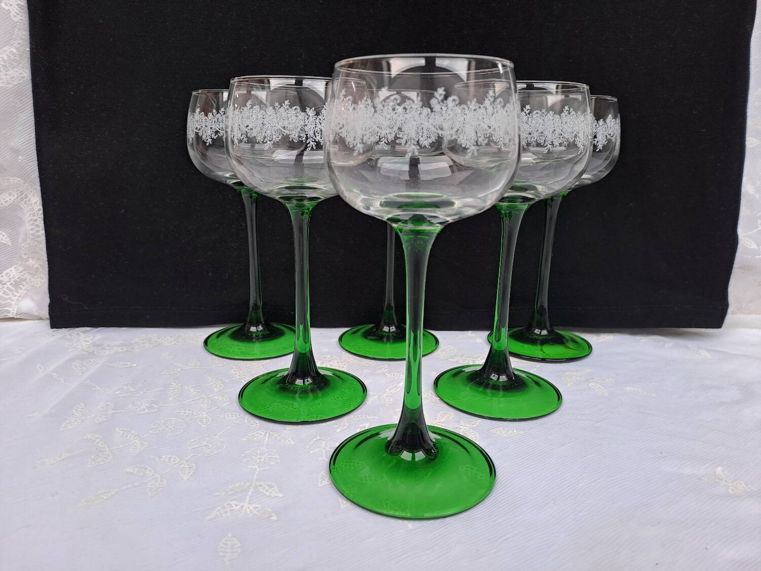 Set of 6 crystal green stemmed white wine glasses