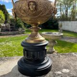 Cassolette Centrepiece in gilded bronze, 19th century Barbedienne style.