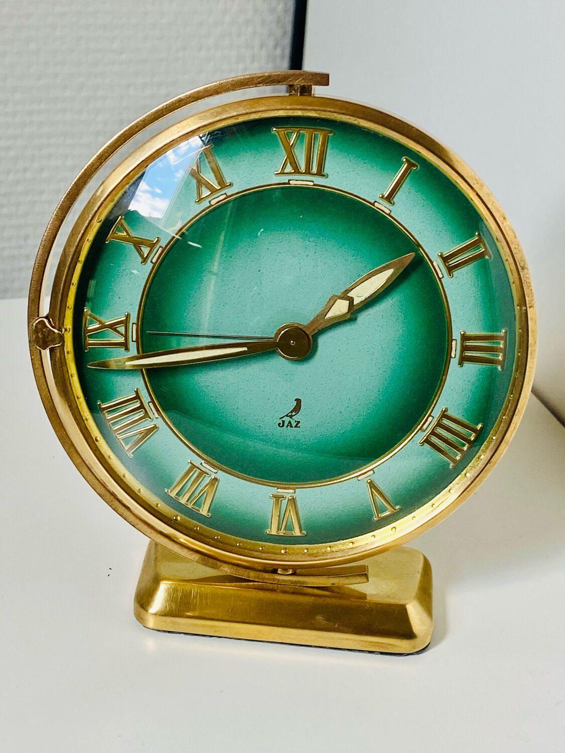 Mechanical jaz alarm clock "the swivel"