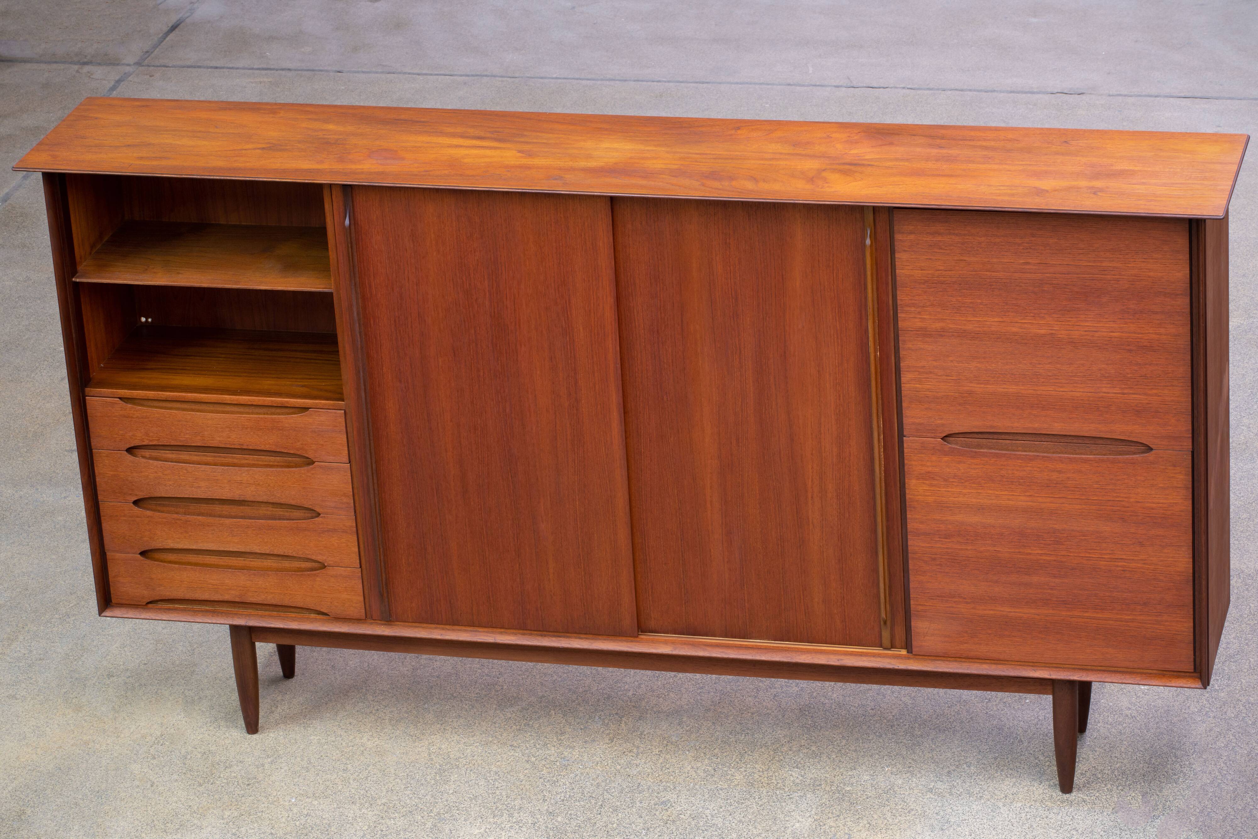 Vintage Scandinavian Enfilade – 260 cm