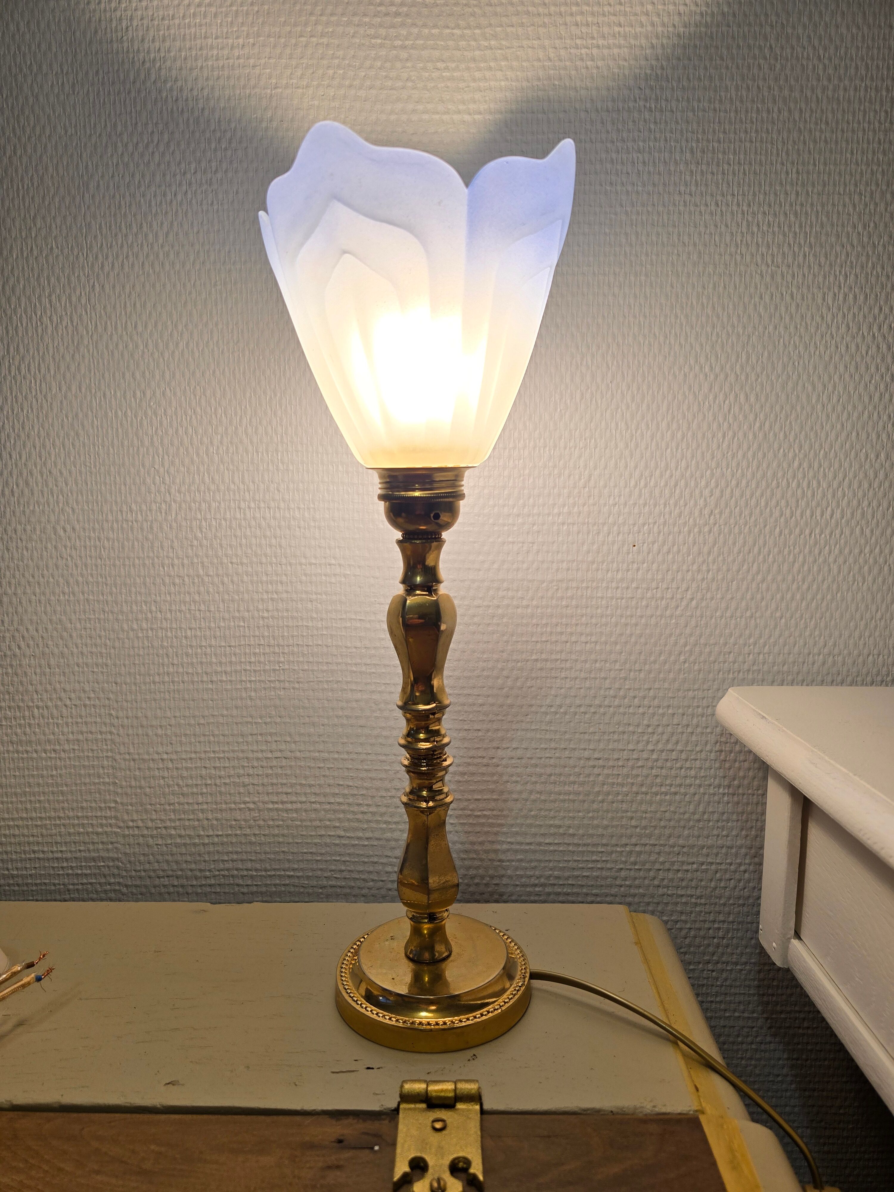 Blue and gold brass table lamp with opaline tulip Art Nouveau