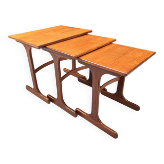 Tables gigognes scandinave vintage en teck par "Victor B Wilkins"