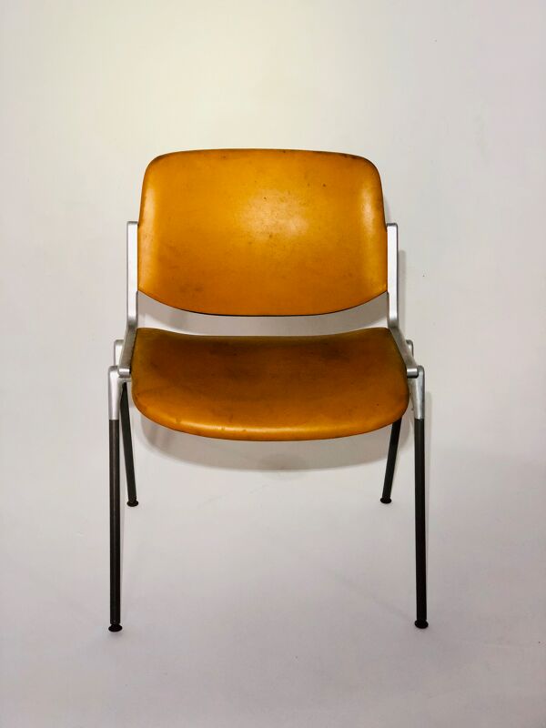 Chaise de Giancarlo Piretti design Italien