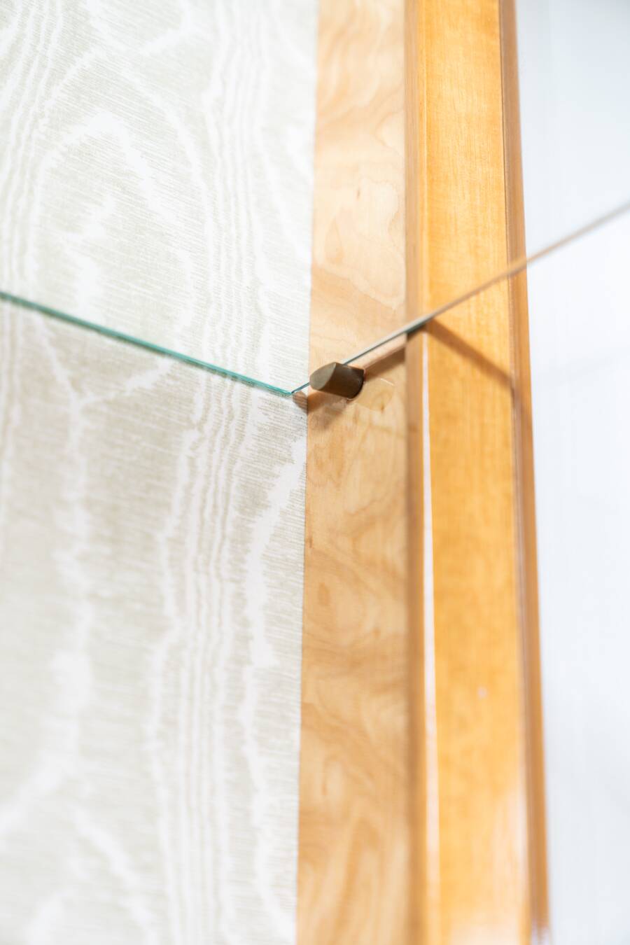 Aparador con vitrina, 1980/1990