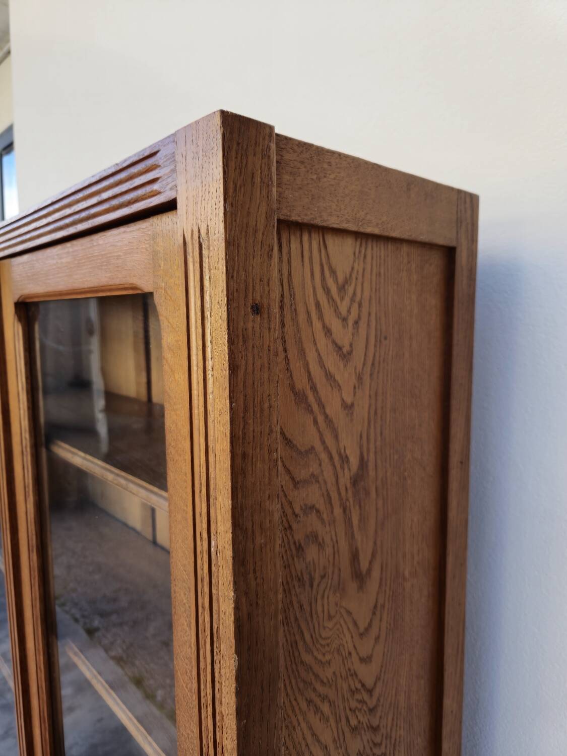 Vitrine parisienne d'école en chêne, 1950