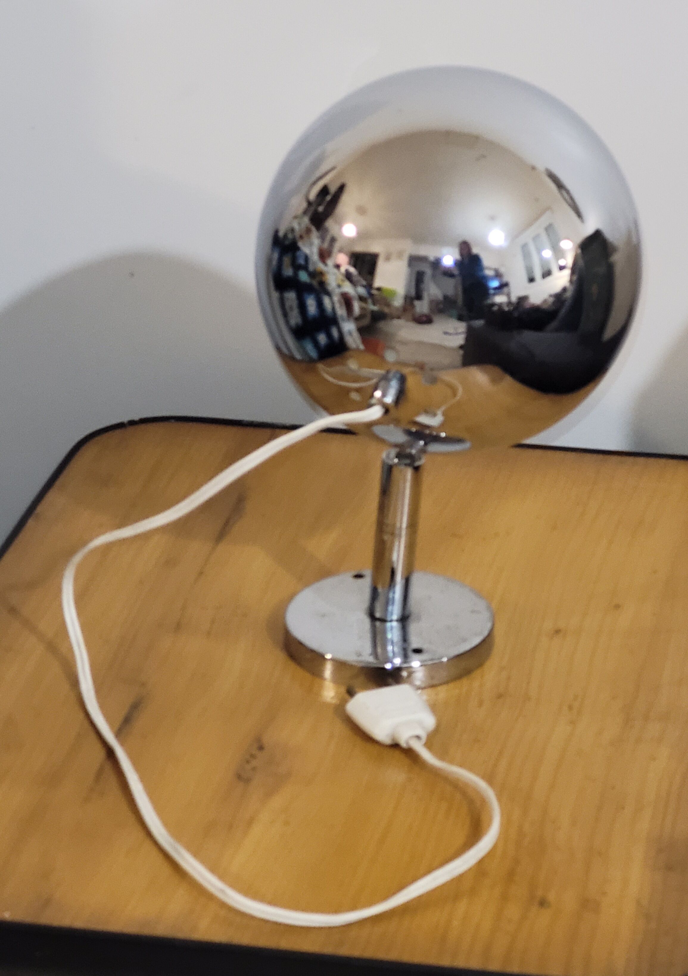 Chrome ball lamp