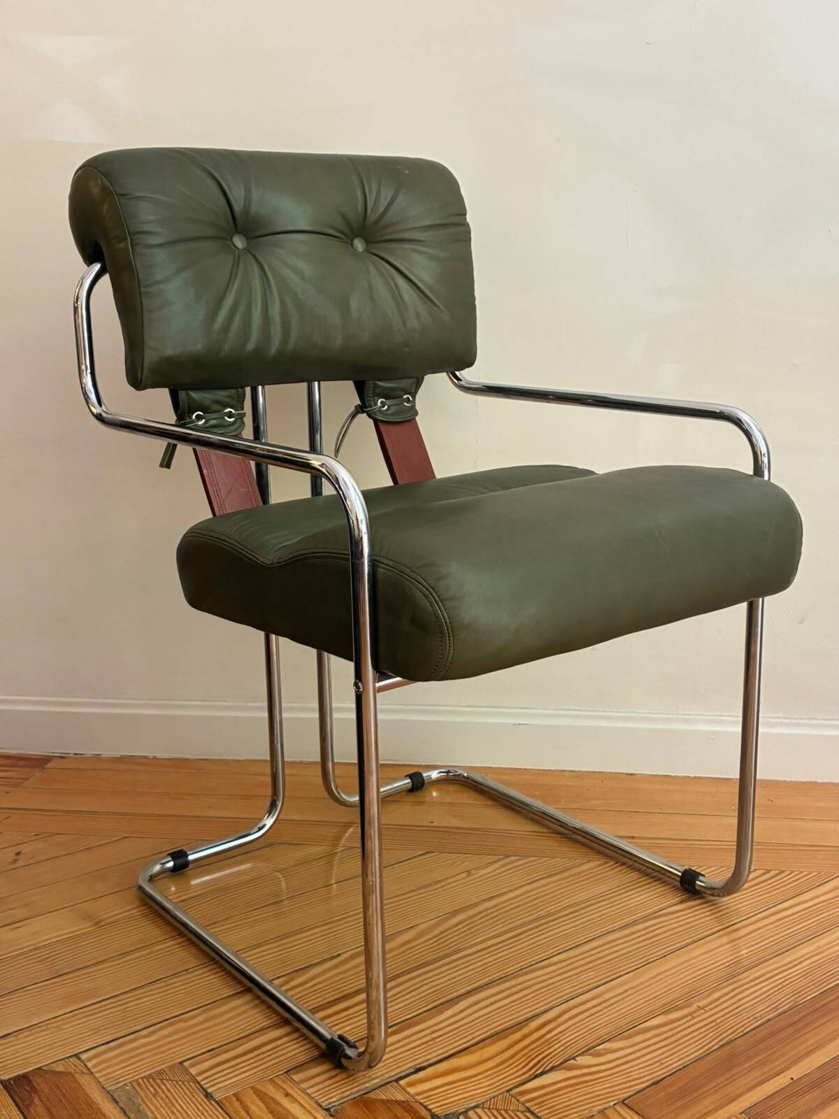 Pair of “Tucroma” armchairs for Hermes Faleschini by I4 Mariani. Italy, 197