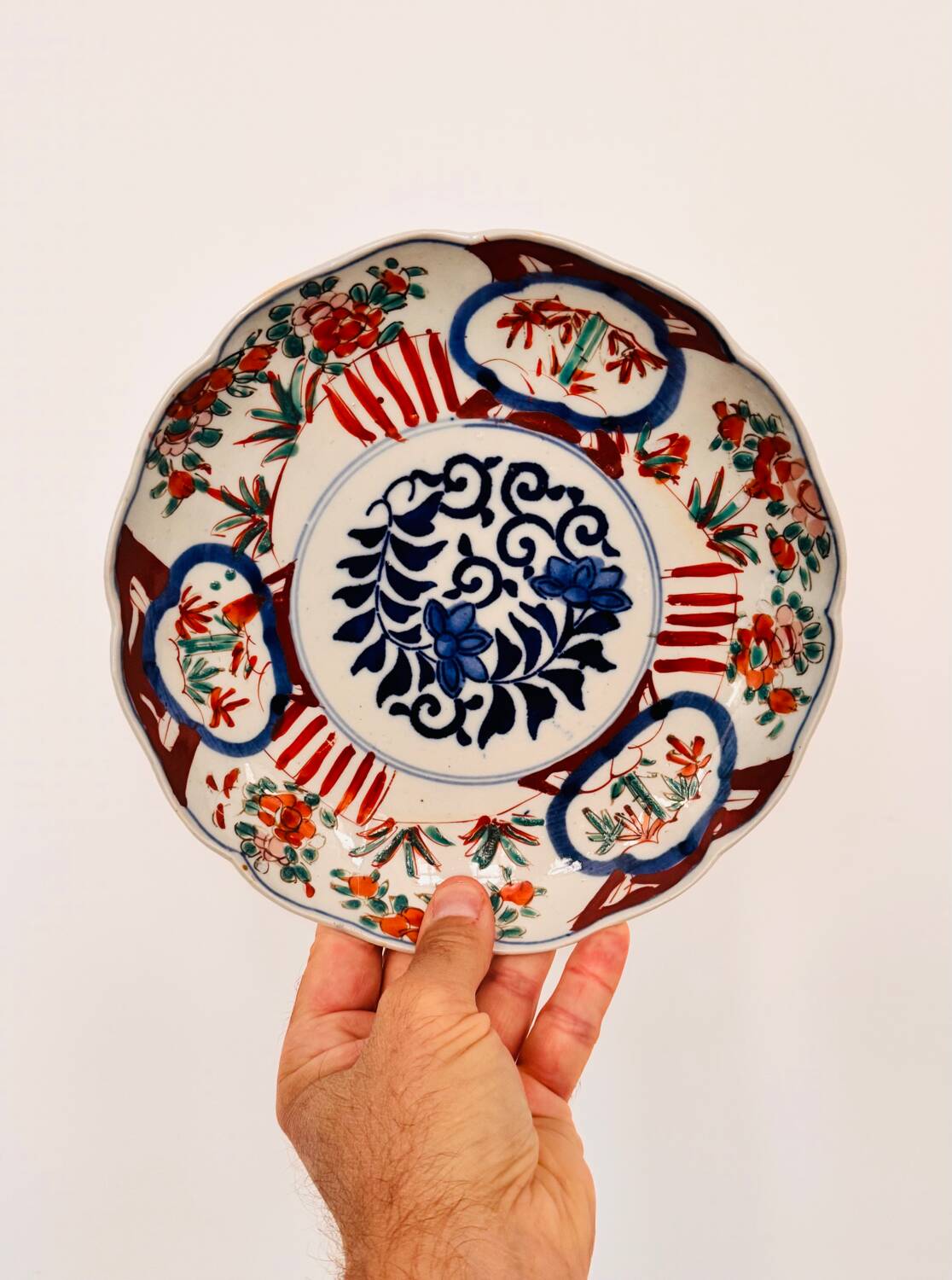 3 Imari porcelain plates from Japan, 19th century