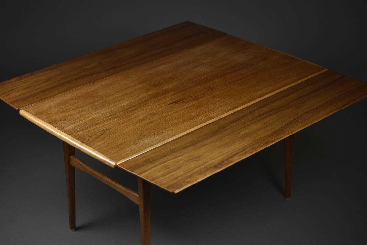 Swedish Mid-Century Expandable Coffee Table | 1950s | Emmaboda Möbelfabrik