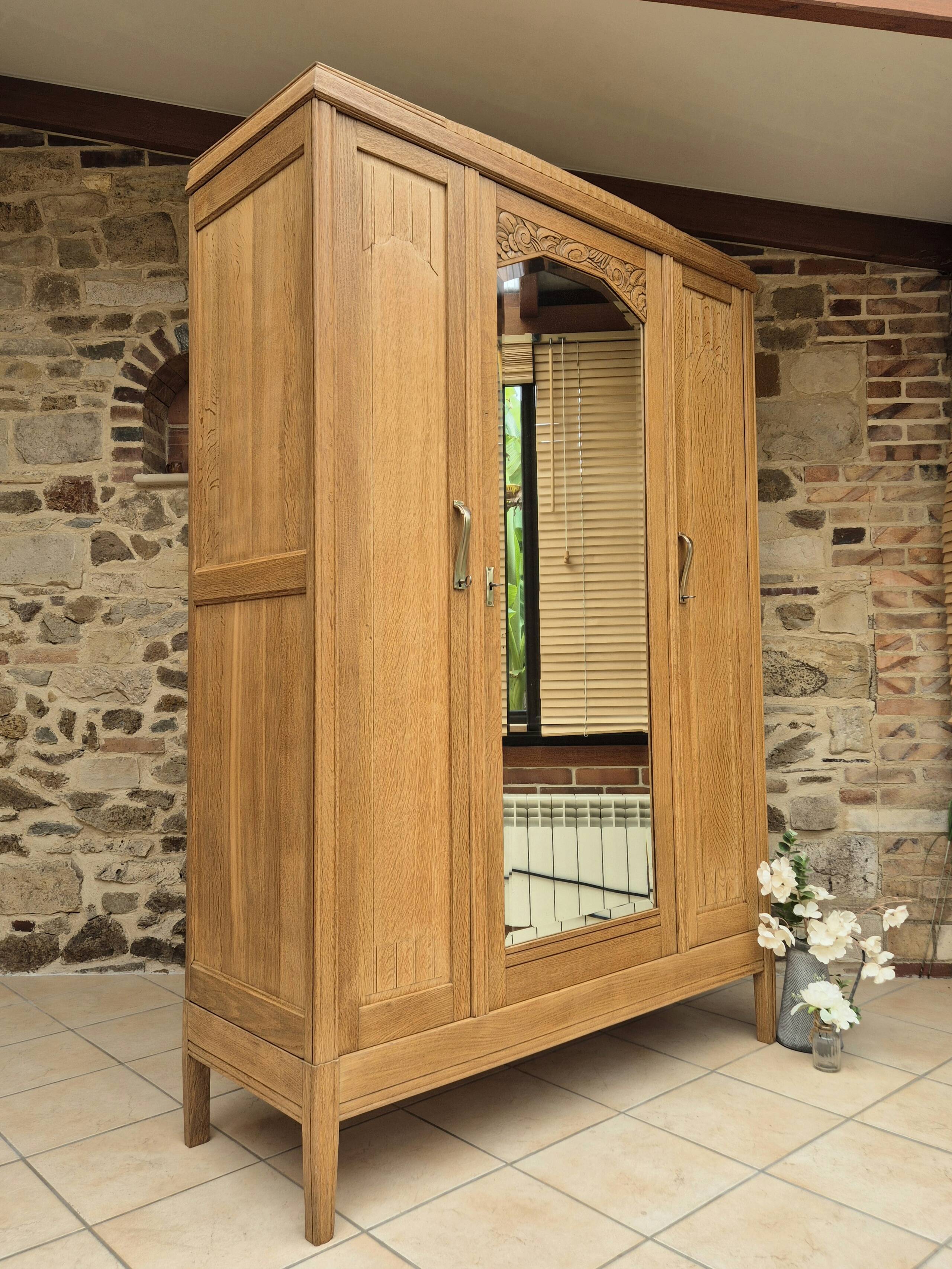 Armoire parisienne art déco