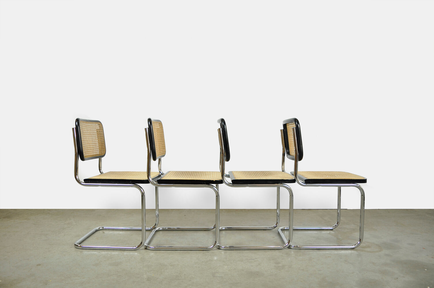 Set of 4 Cesca tubular frame cantilever dining chairs, Italy 1990s