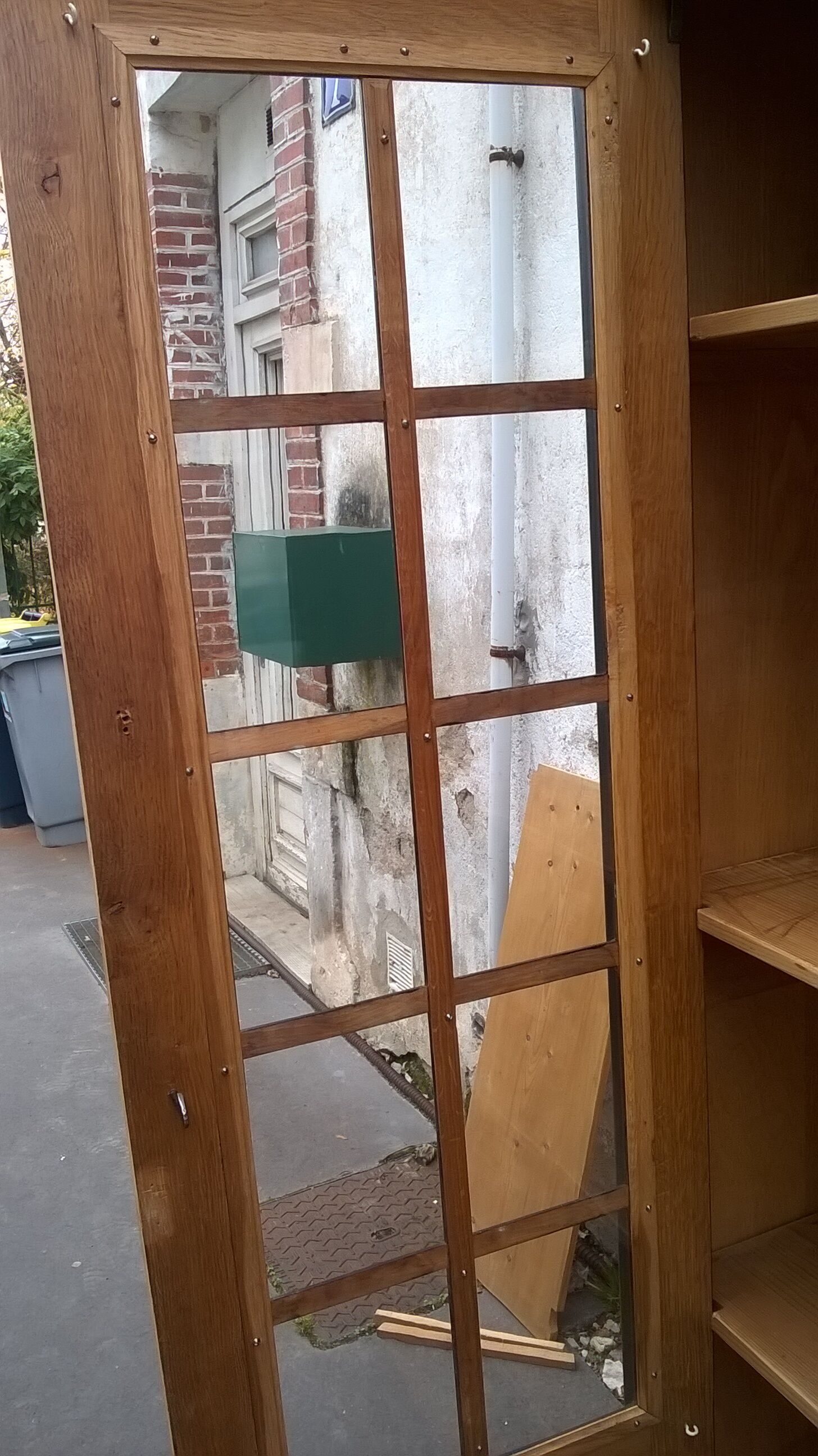 Parisian showcase cabinet