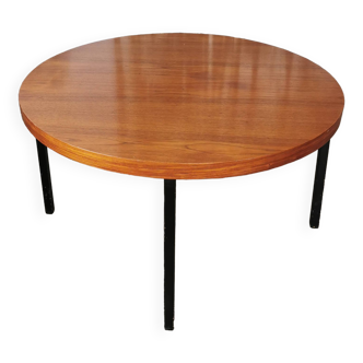 Round coffee table in walnut veneer and metal