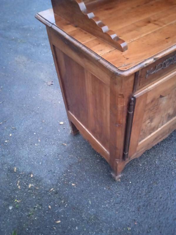 Saintonge dresser