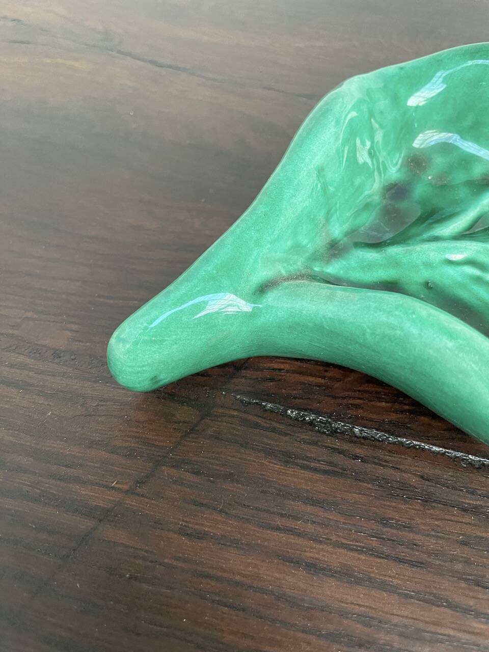 Plat feuille céramique verte