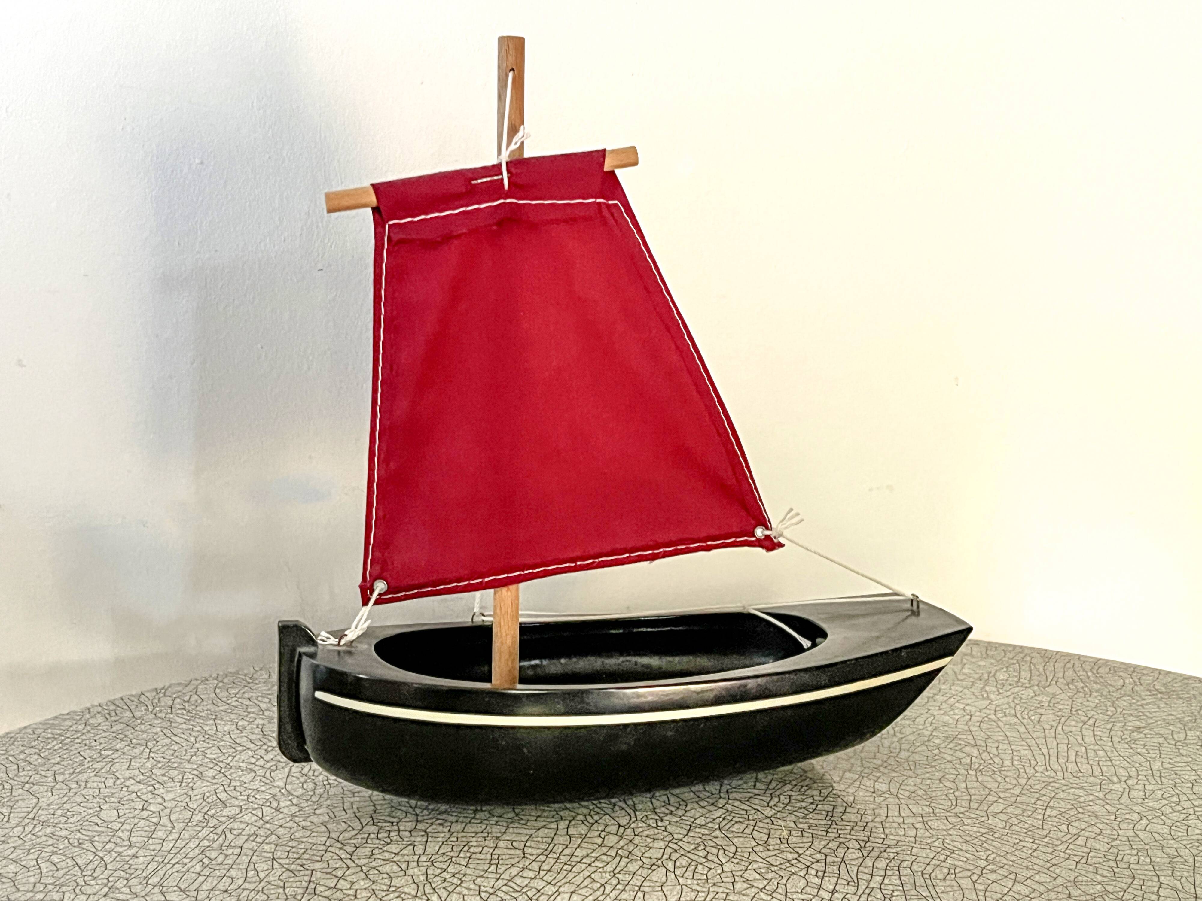 "Le Misainier" pond sailboat by the French brand Tirot, vintage toy