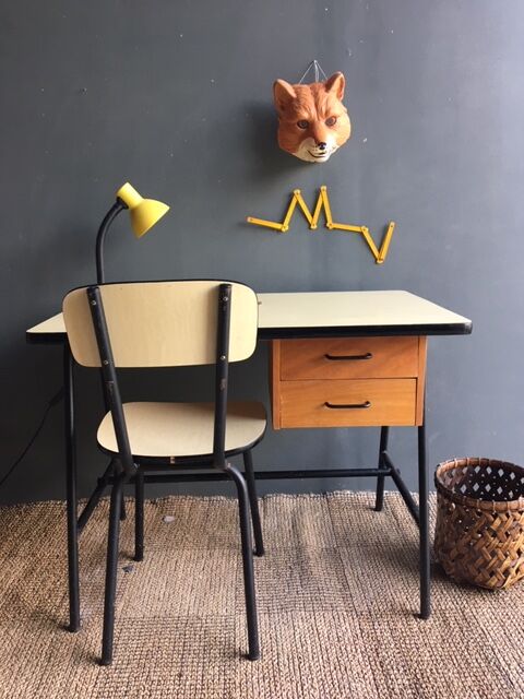 Bureau et sa chaise formica année 50