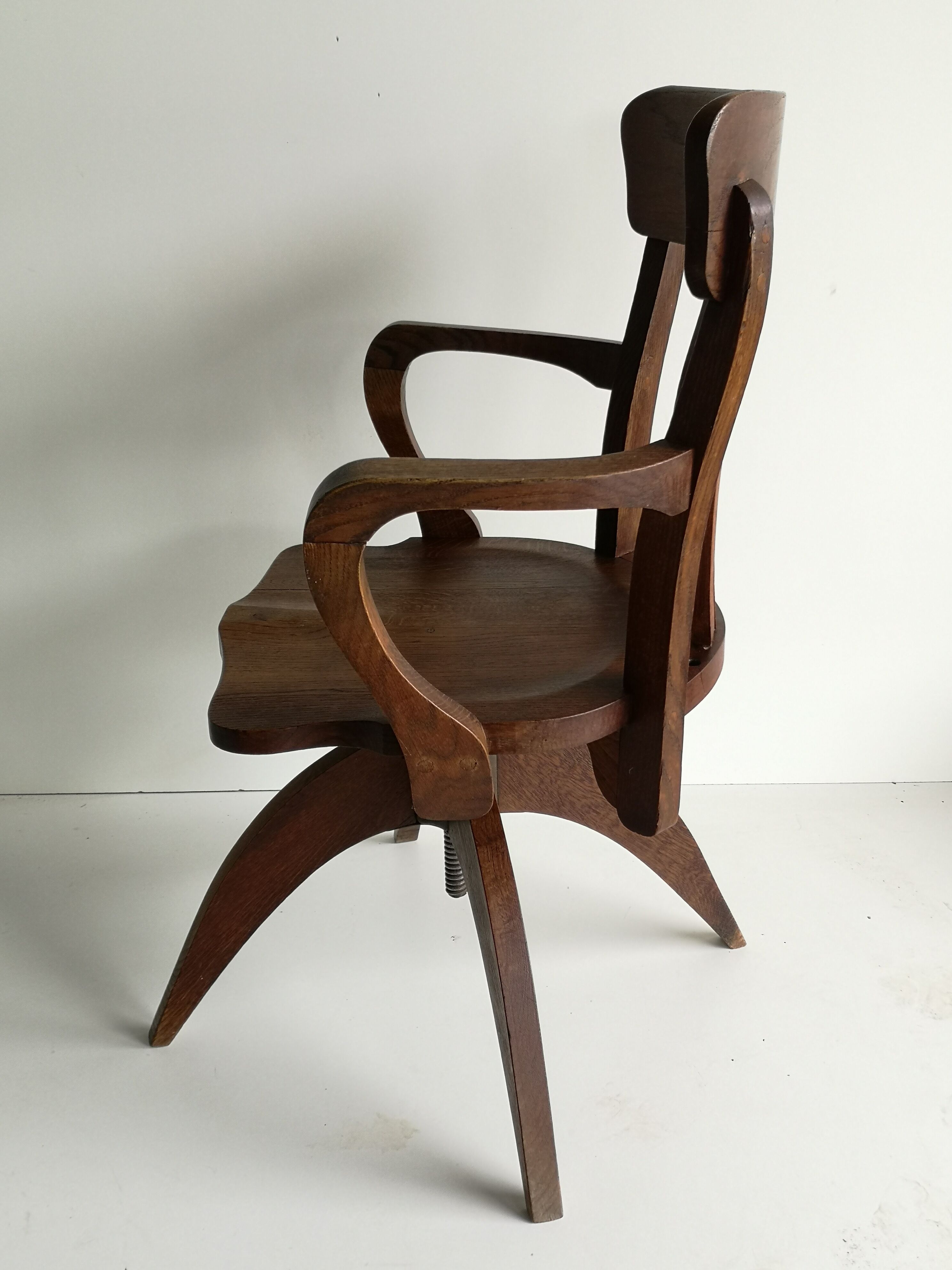 Oak "American" desk chair 30-40