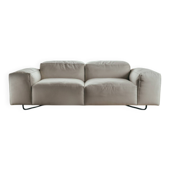 Gio Pagani – “Je T’Attends” Sofa – Premium Light Grey Leather