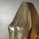 Sculpture abstraite "femme nue' en pierre (marbre noir), oeuvre signée, 20ème siècle