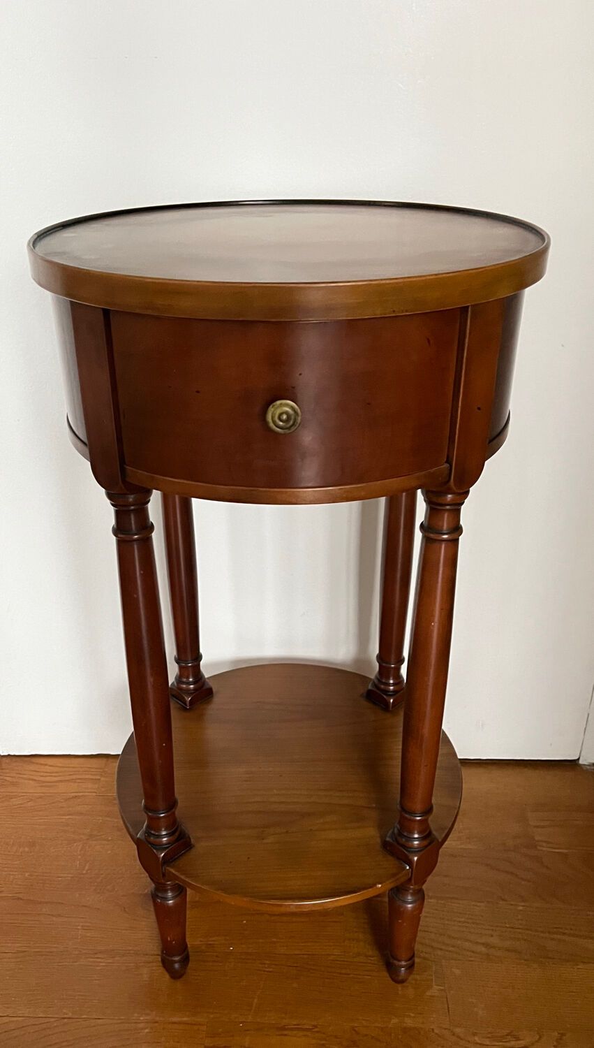 Cherry wood pedestal table
