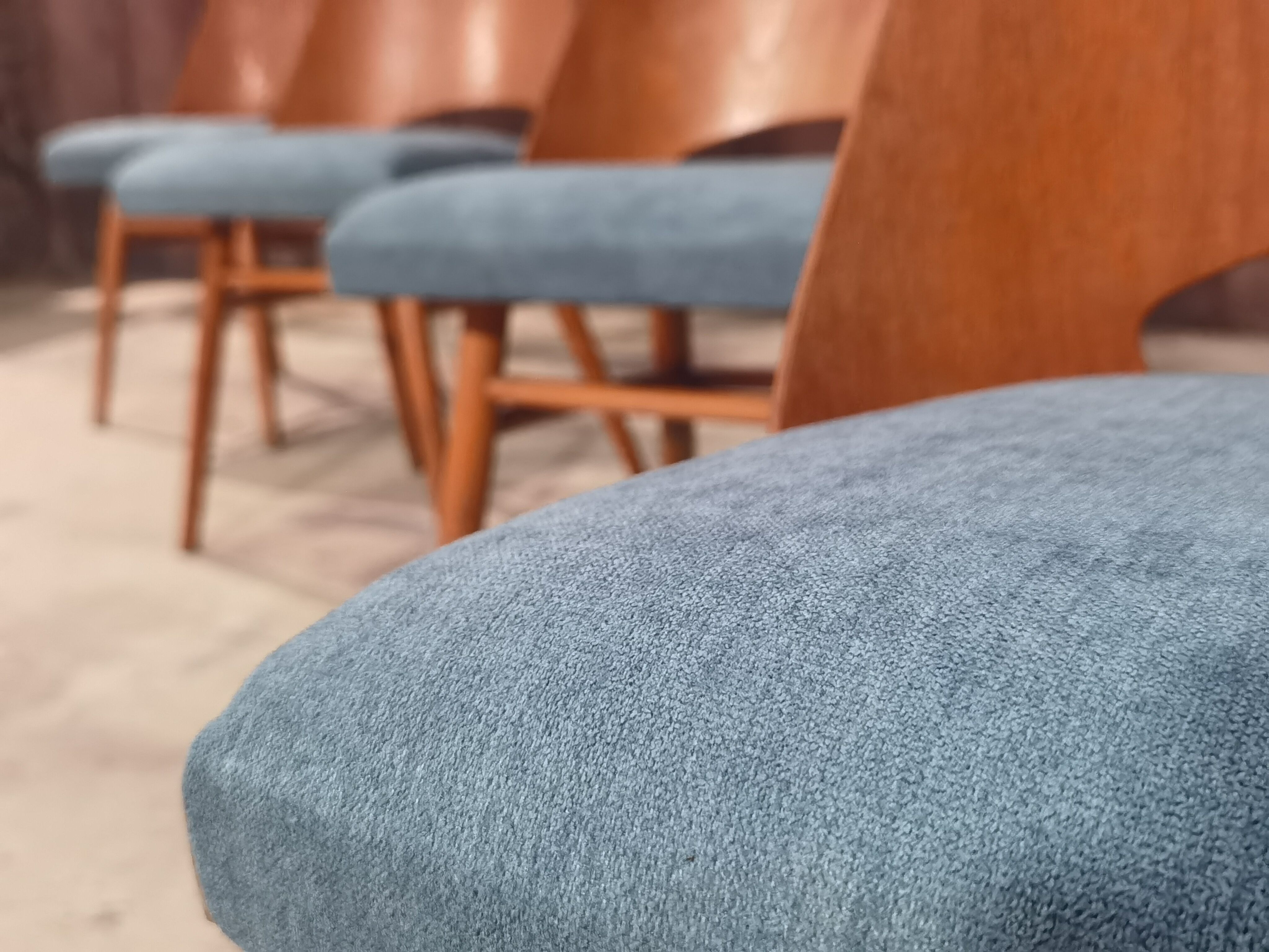 Suite of 4 chairs 515 Oswald Haerdtl's  for Thonet