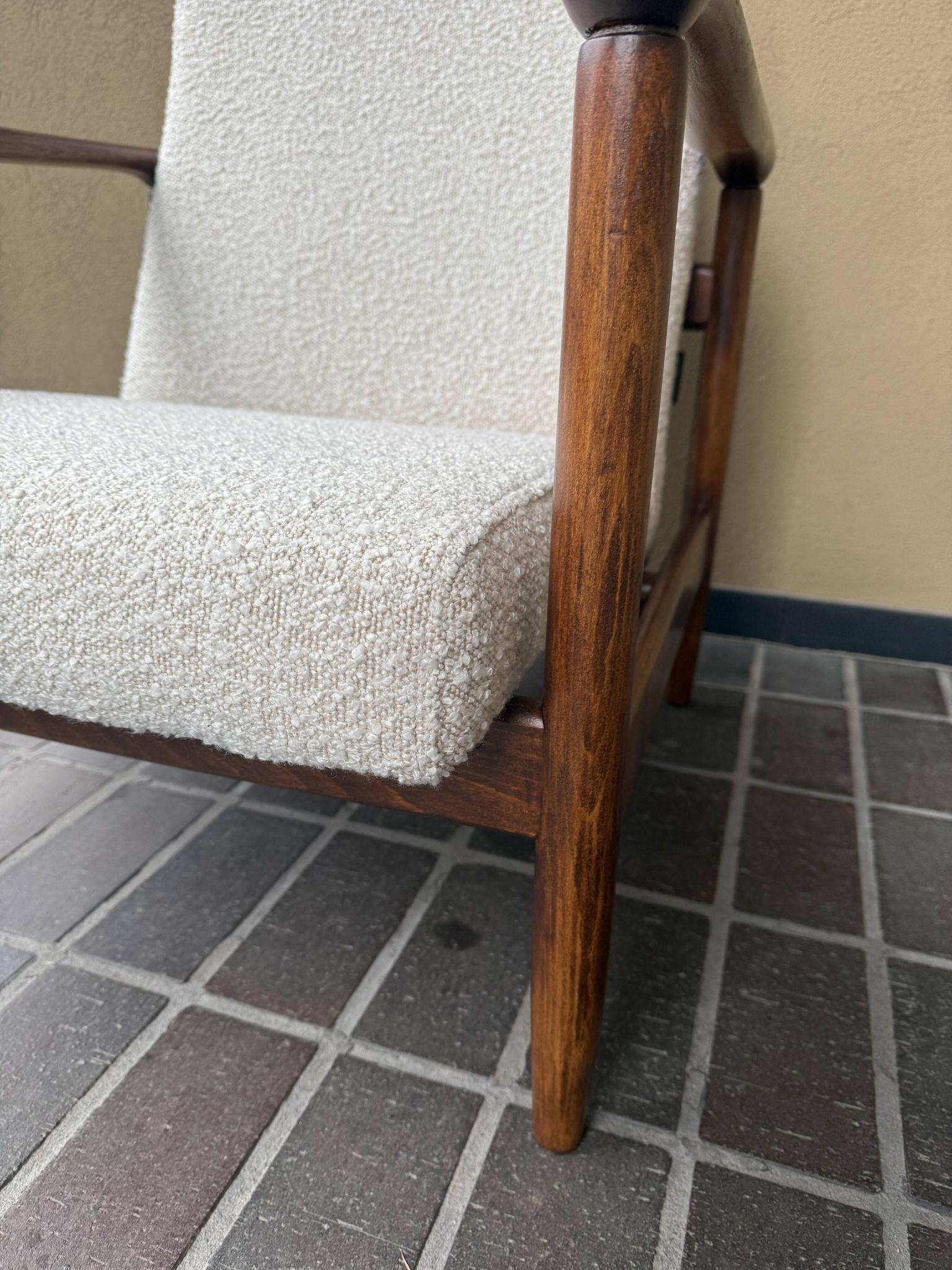 GFM-142 armchair, design by Edmund Homa from the 70s, white ivory boucle - 2 pieces available